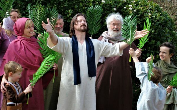 Drama Kirk use innovative ways to encourage people to engage with the Bible and each year produce a Passion Play.