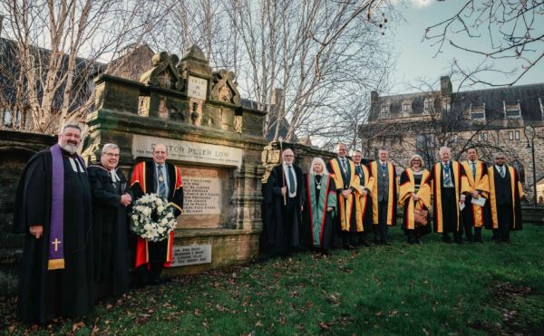 Laying the wreath on the grave of Maister Low